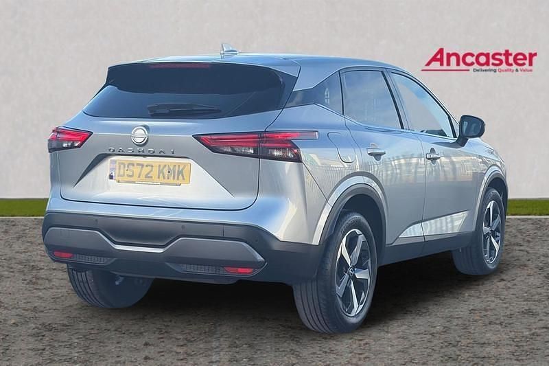 Used Nissan Qashqai N-Connecta 155 HP (114 kW) 2022 Silver SUV