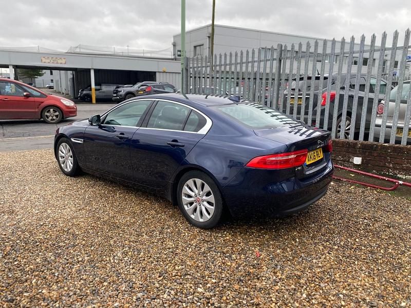 Used Jaguar XE Portfolio 163 HP (119 kW) 2016 Blue Sedan