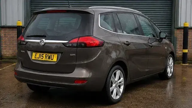 Used Vauxhall Zafira SRi 170 HP (125 kW) 2015 Grey MPV