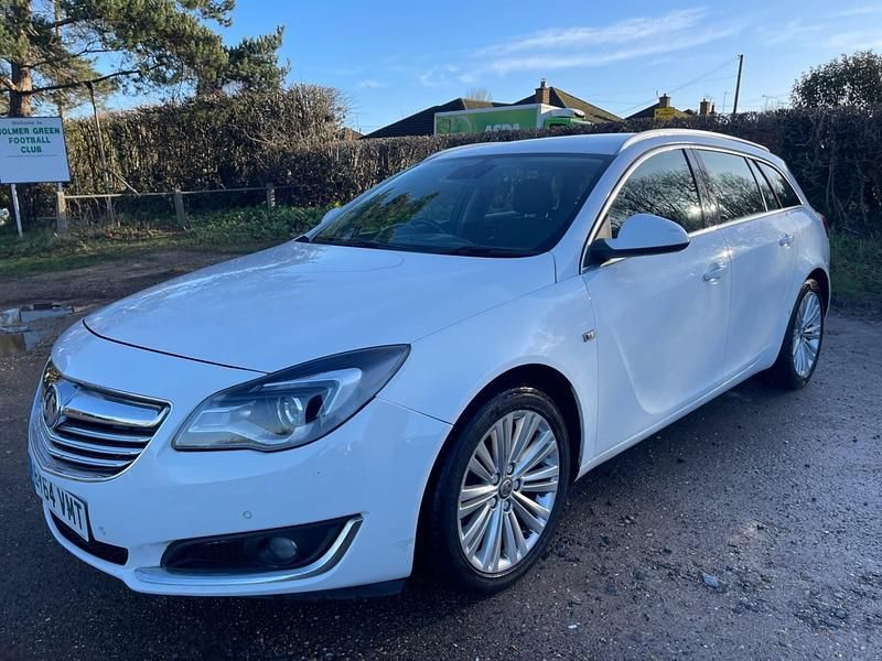 Used Vauxhall Insignia 2015 White Estate