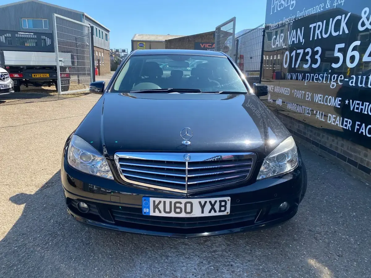 Käytetty Mercedes C180 SE 2010 Musta Sedan