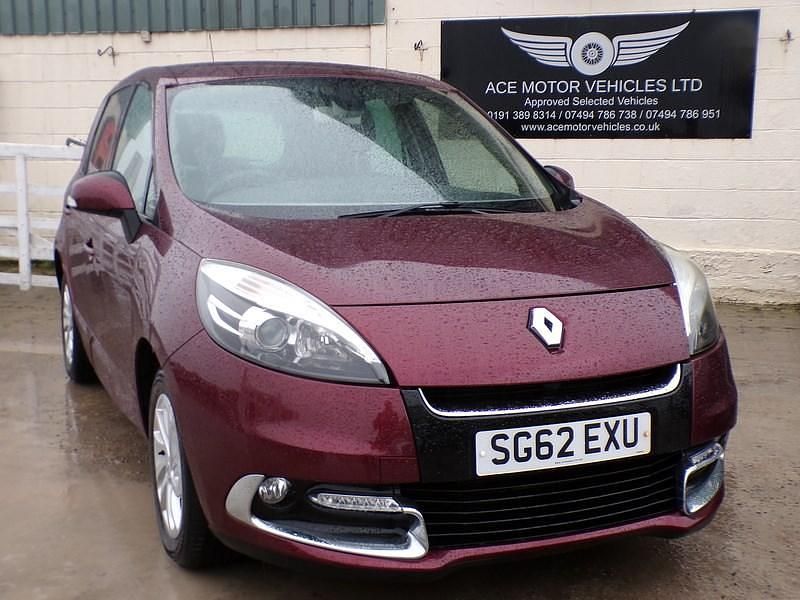 Used Renault Scénic III Dynamique 110 HP (80 kW) 2012 Red MPV
