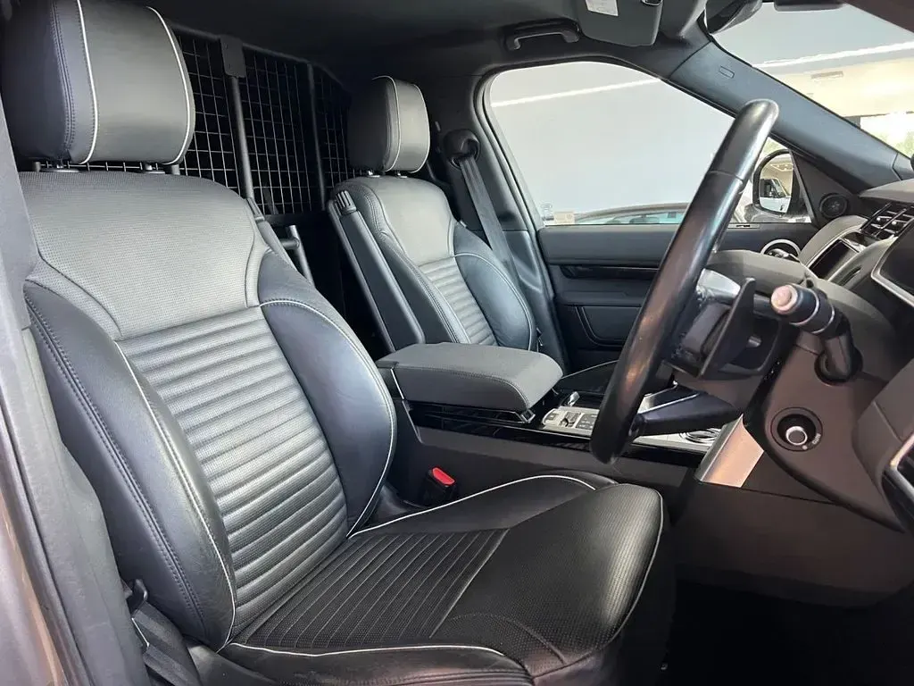 Used Land Rover Discovery 5 HSE 258 HP (189 kW) 2018 Silver SUV