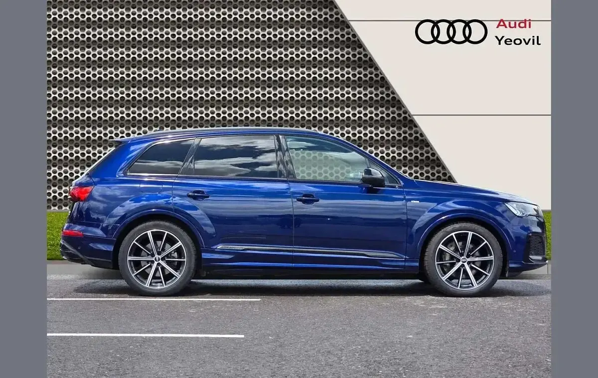 Used Audi Q7 Black Edition 281 HP (206 kW) 2022 Blue SUV