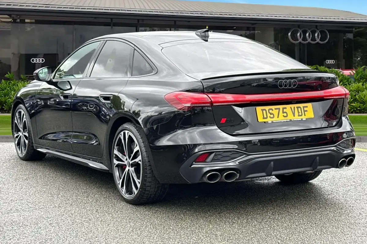 New Audi S5 Advanced 367 HP (269 kW) 2025 Black Estate
