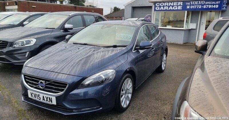 Blue Used 2015 Volvo V40 SE Lux Estate | £8,995 (A bit pricey) - Image 1/4