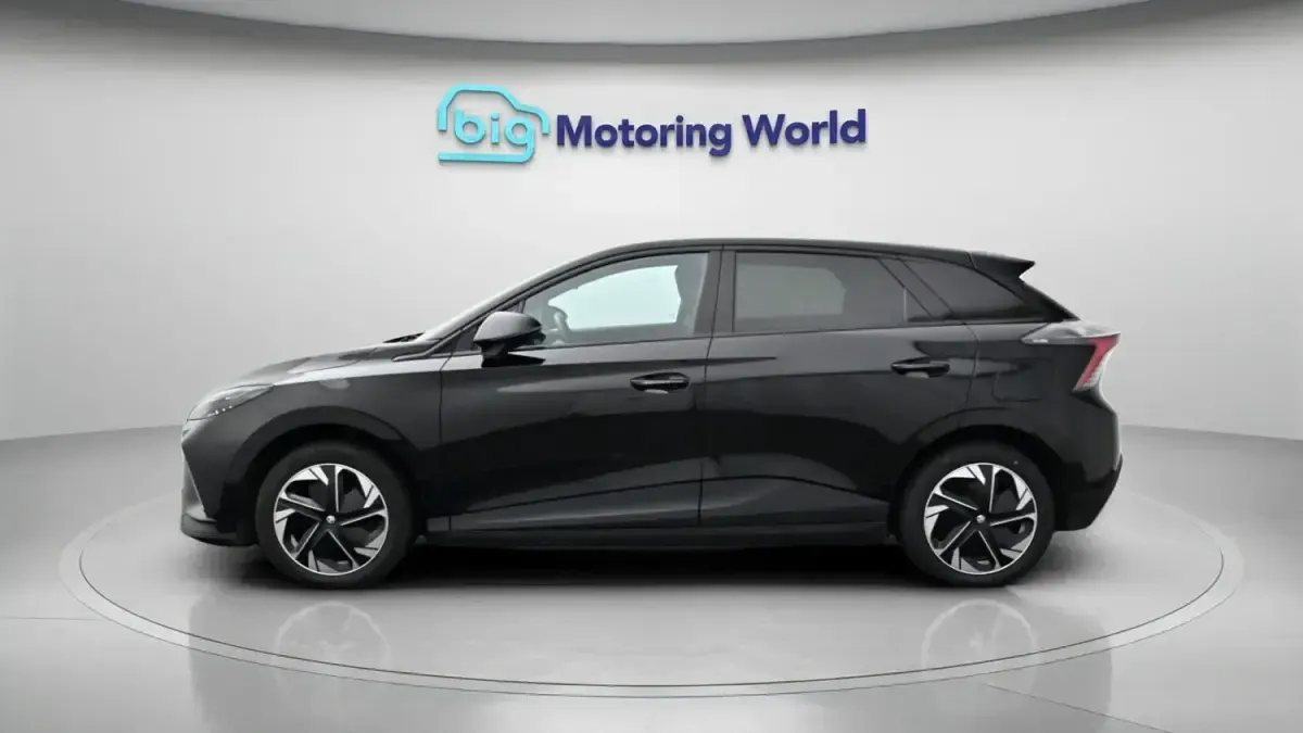 Używany MG MG4 EV Trophy 319 kW (435 KM) 2023 Czarny Hatchback