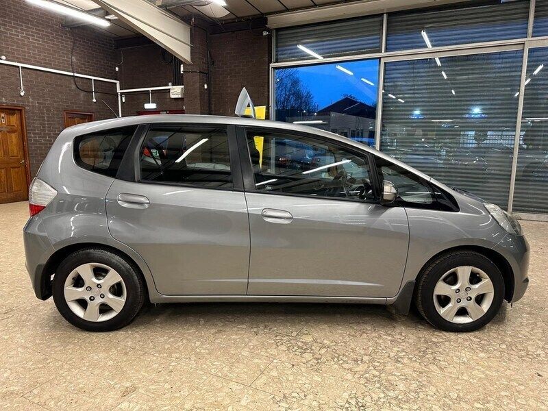 Used Honda Jazz ES 2009 Silver Hatchback