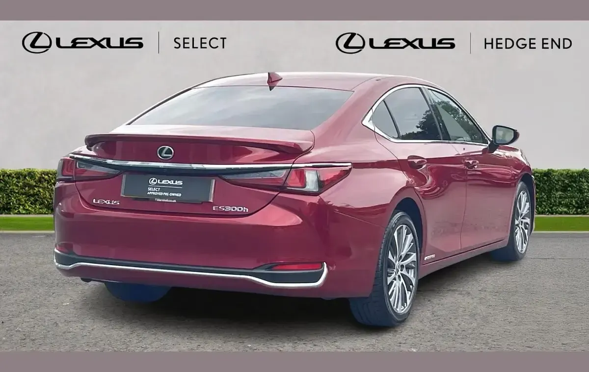 Used Lexus ES300H 214 HP (157 kW) 2021 Red Sedan