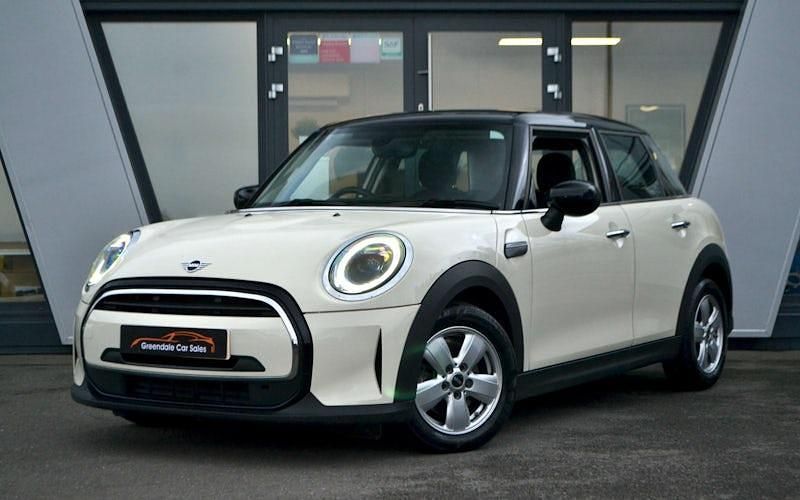Used 2022 Mini Cooper Classic Hatchback | £16,490 (Fair price) - Image 1/4