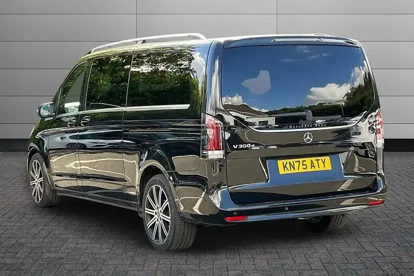Used Mercedes V300 Premium 234 HP (172 kW) 2025 Black MPV