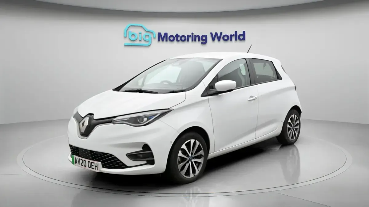 Used Renault Zoe GT-Line 100 kW (136 HP) 2020 White Hatchback