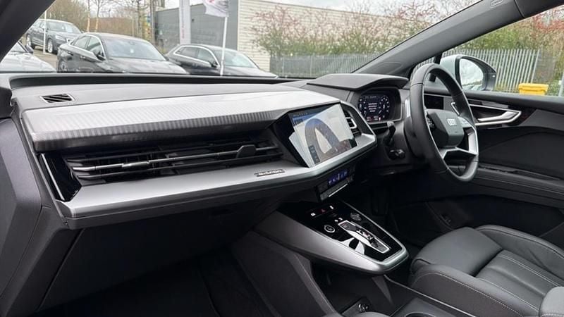 Used Audi Q4 e-tron Sport 210 kW (286 HP) 2025 White SUV