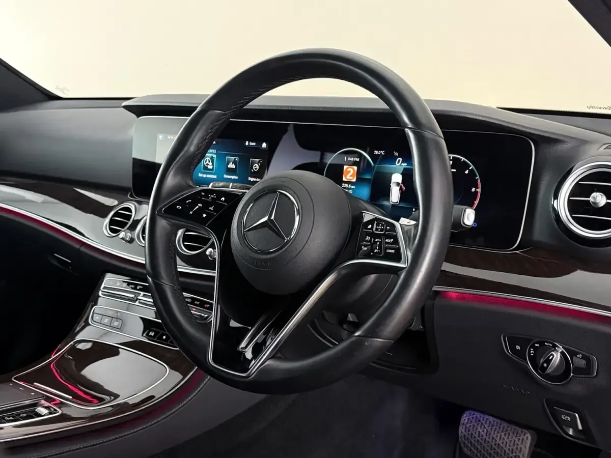 Used Mercedes E220 194 HP (142 kW) 2021 Blue Estate
