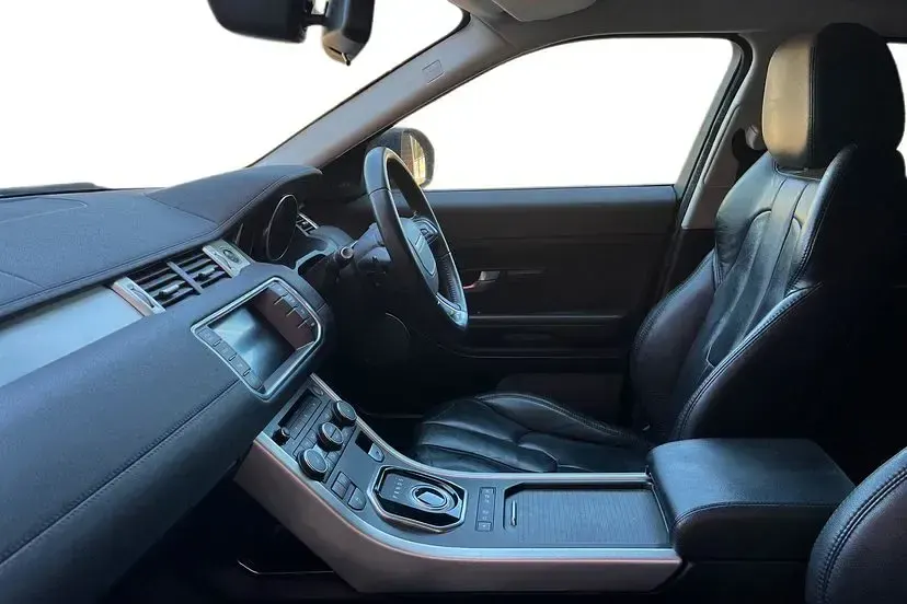 Used Land Rover Range Rover evoque Pure 187 HP (137 kW) 2015 Corris grey SUV