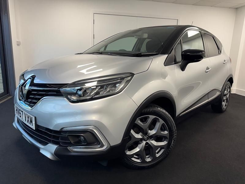 Used Renault Captur Dynamique 90 HP (66 kW) 2017 Silver/black SUV