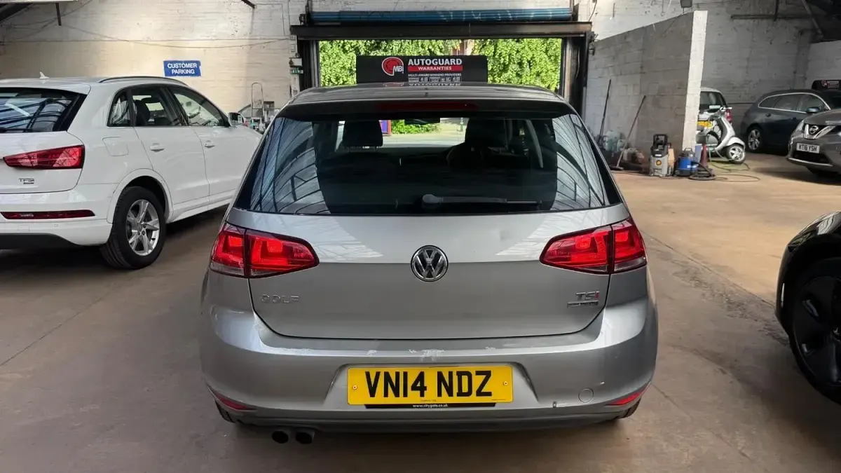 Usado VW Golf VII SE 2014 Prateado Citadino