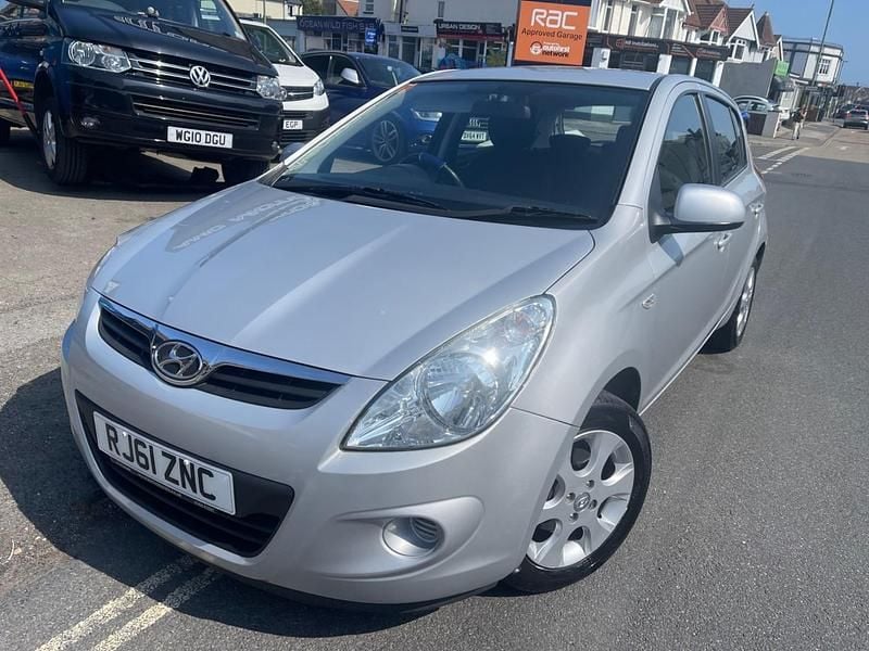 Silver Used 2011 Hyundai i20 Comfort Hatchback | £6,995 (A bit pricey) - Image 1/4