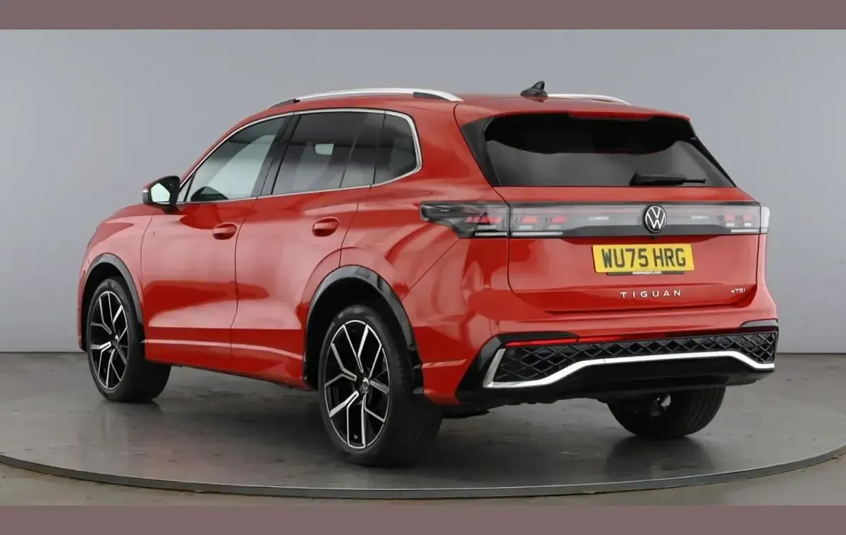 Used VW Tiguan R-line 147 HP (108 kW) 2025 Red SUV