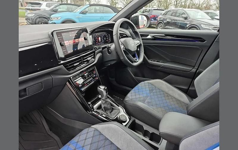 Used VW T-Roc Black Edition 300 HP (220 kW) 2025 Red SUV