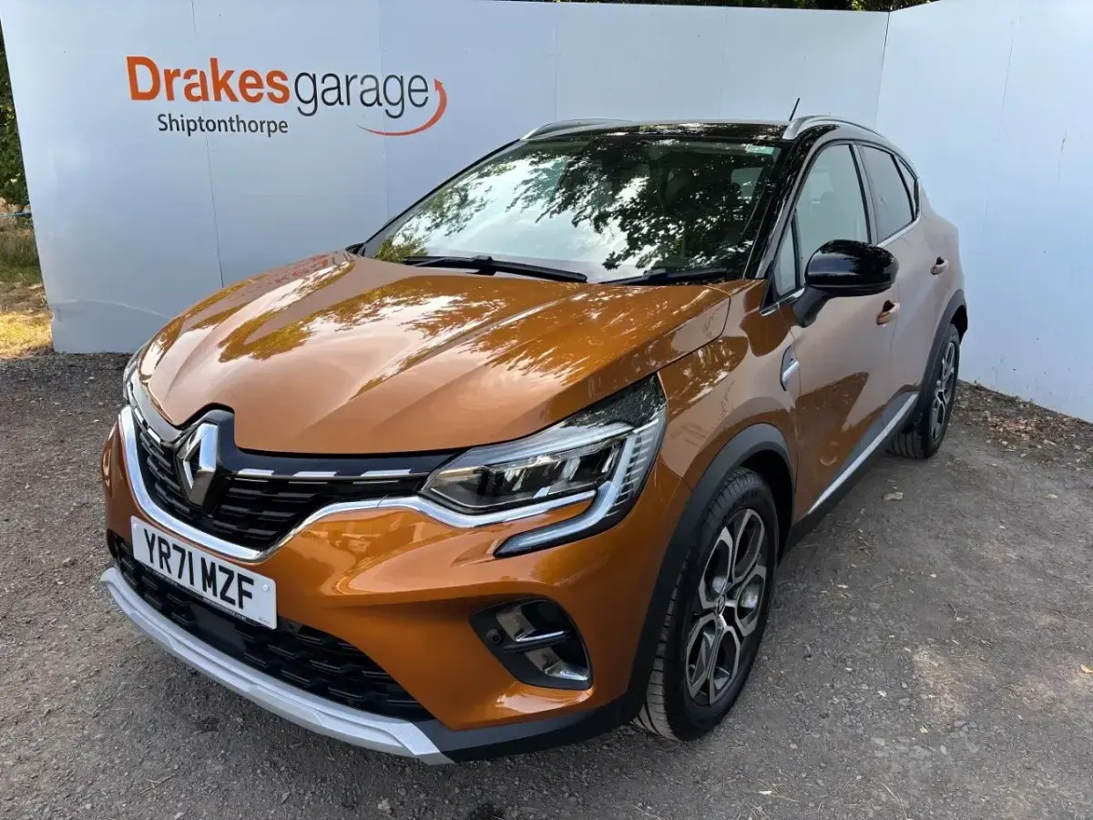 Used Renault Captur Version S 2021 Orange/black SUV