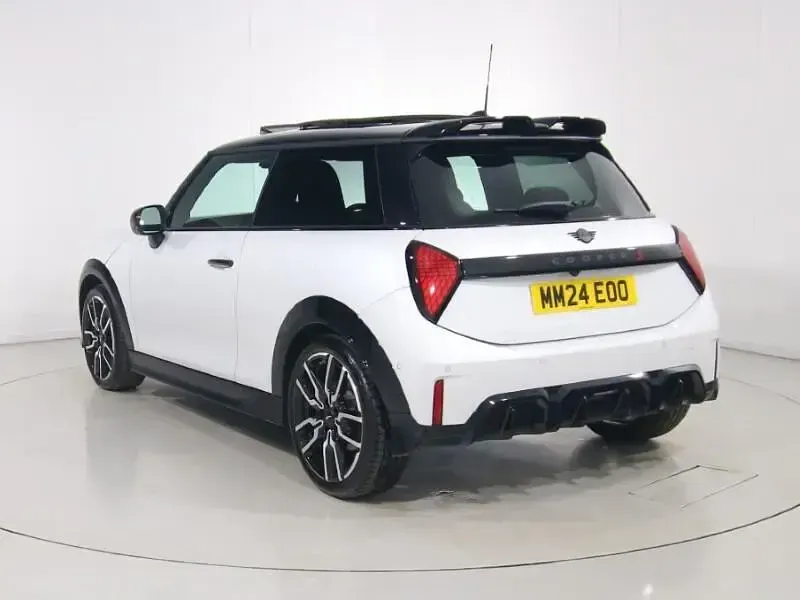 Used Mini Cooper S Hatch 201 HP (147 kW) 2024 White Hatchback