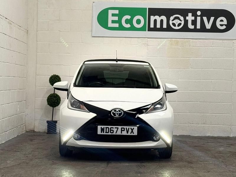 Used Toyota Aygo X-clusiv 2018 White Hatchback