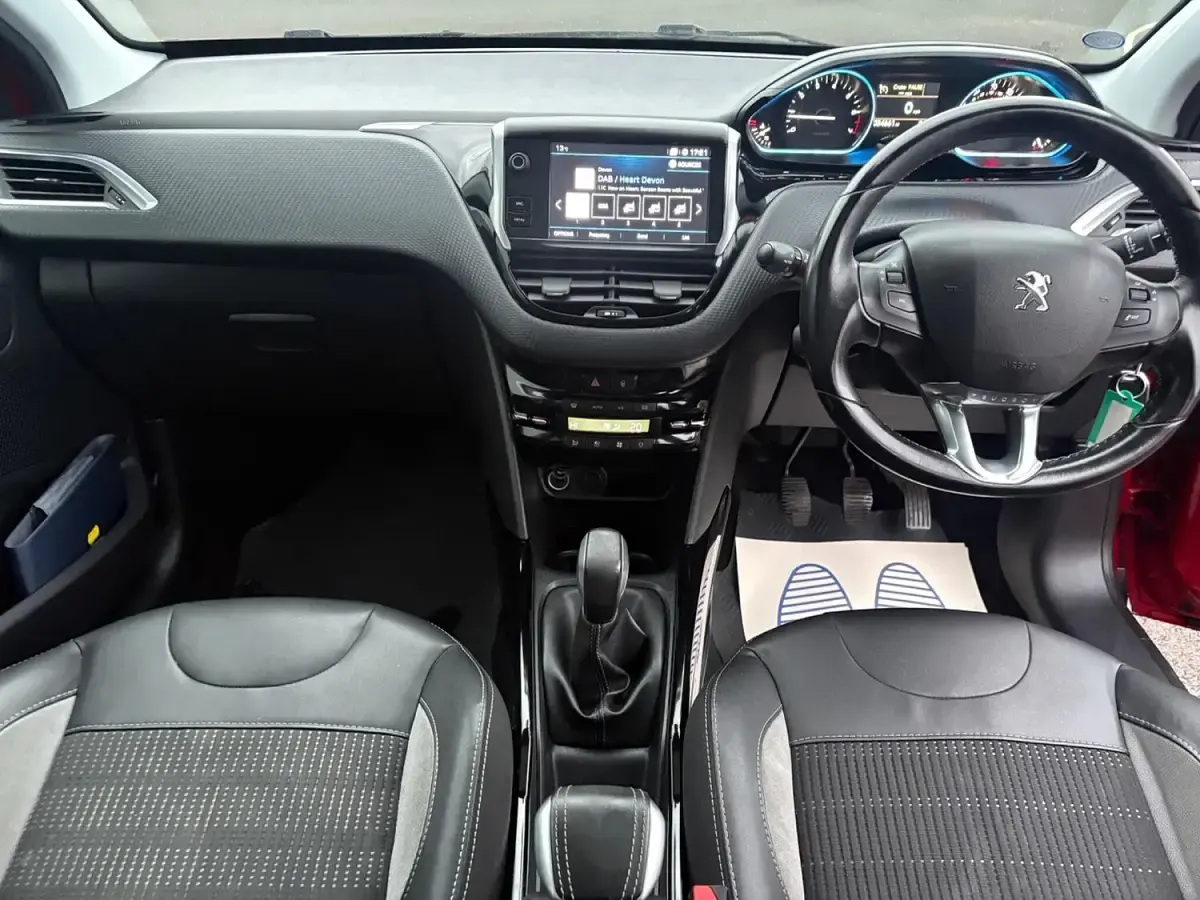 Second-hand Peugeot 2008 Allure Premium 2018 Roșu SUV