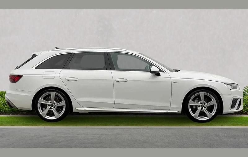 Used Audi A4 S-Line 200 HP (147 kW) 2024 White Estate