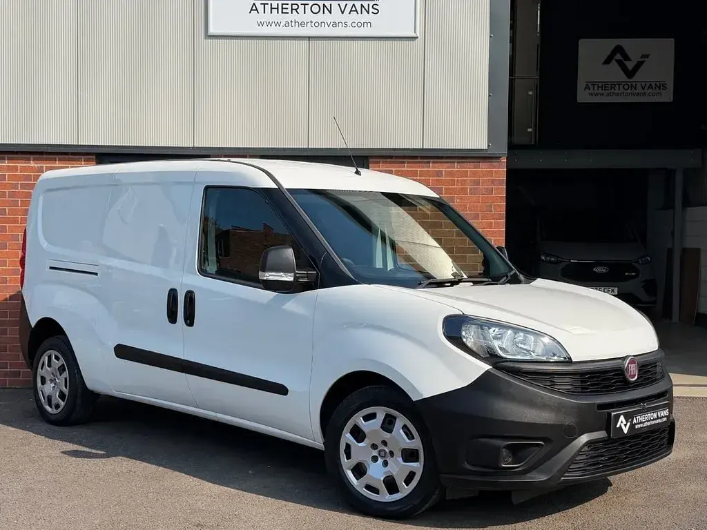 Used Fiat Doblò S 95 HP (69 kW) 2021 White MPV