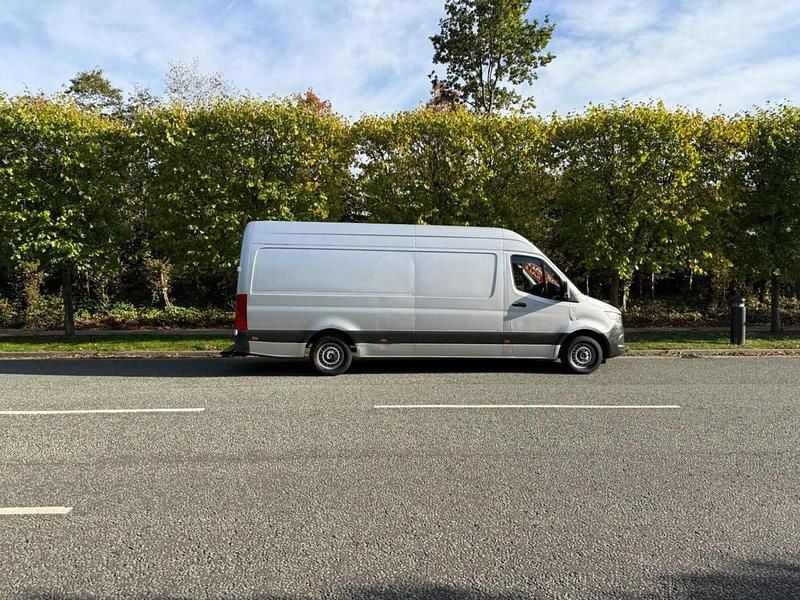Begagnad Mercedes Sprinter 2019 Silver Van