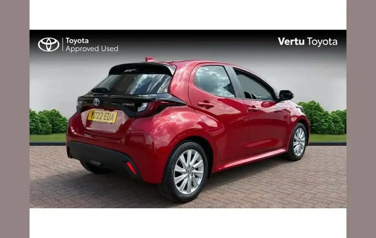Used Toyota Yaris 116 HP (85 kW) 2022 Red Hatchback