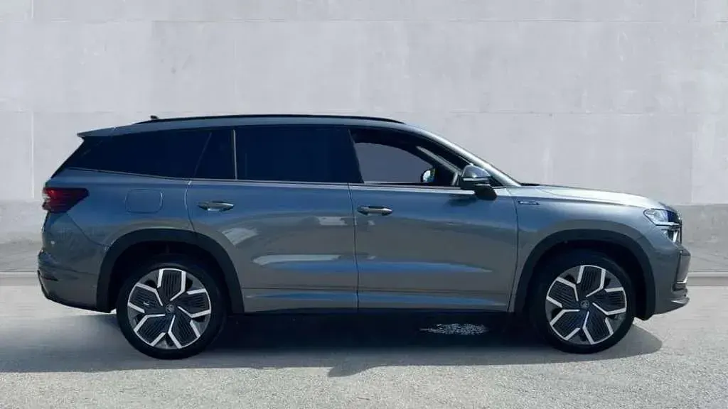 New Skoda Kodiaq SportLine 193 HP (141 kW) 2026 Metallic  graphite grey SUV