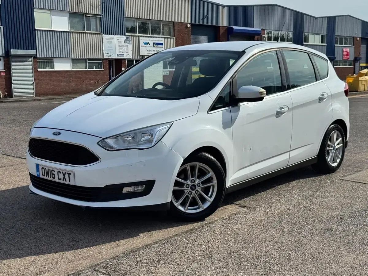Used Ford C-MAX Zetec 125 HP (91 kW) 2016 White MPV