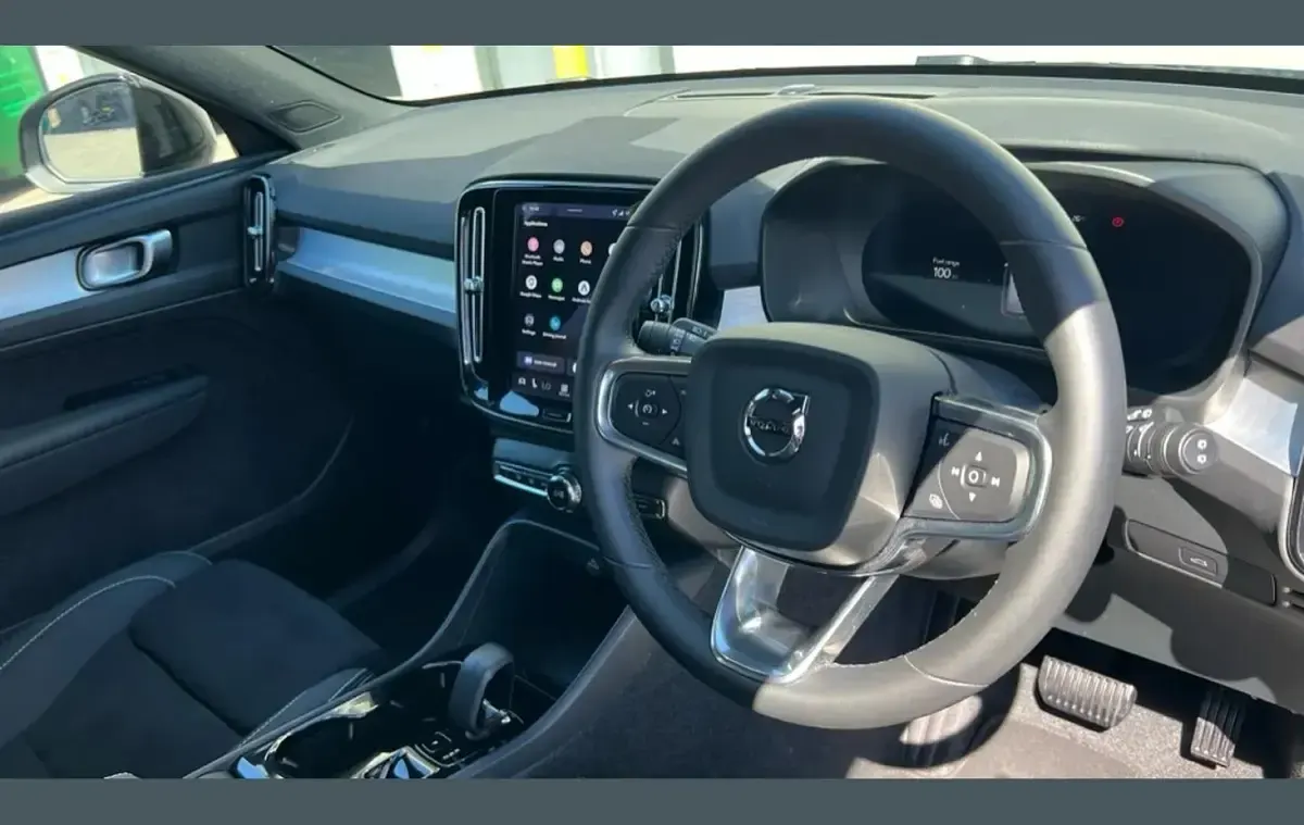 Used Volvo XC40 Plus 194 HP (142 kW) 2025 Black SUV
