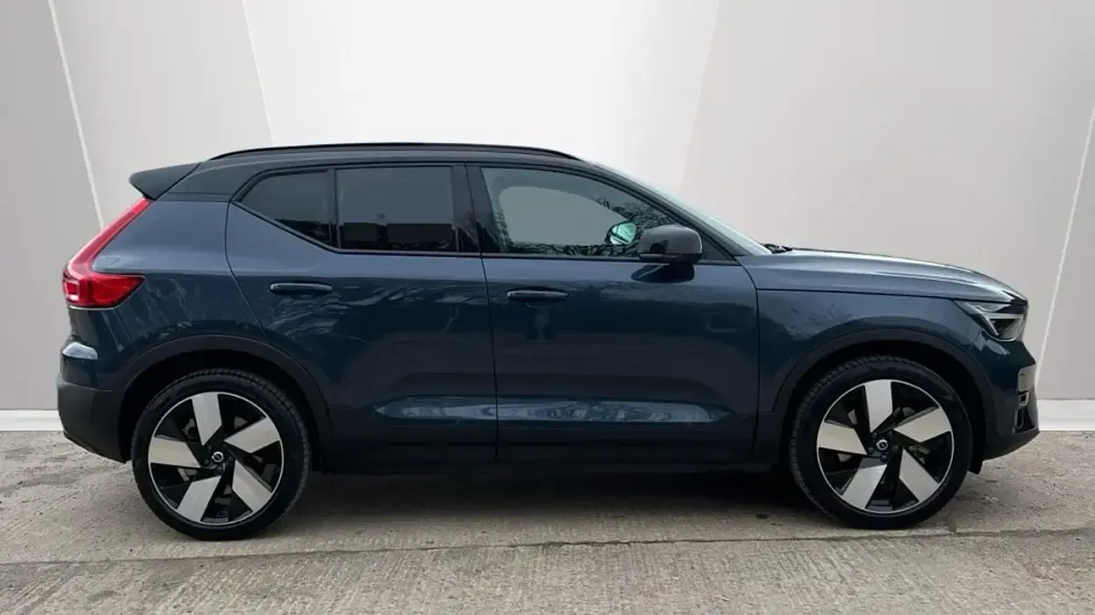 Used Volvo EX40 Ultra 185 kW (252 HP) 2026 Blue SUV