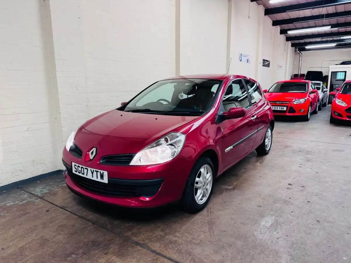 Used Renault Clio Rip Curl 2007 Red Hatchback