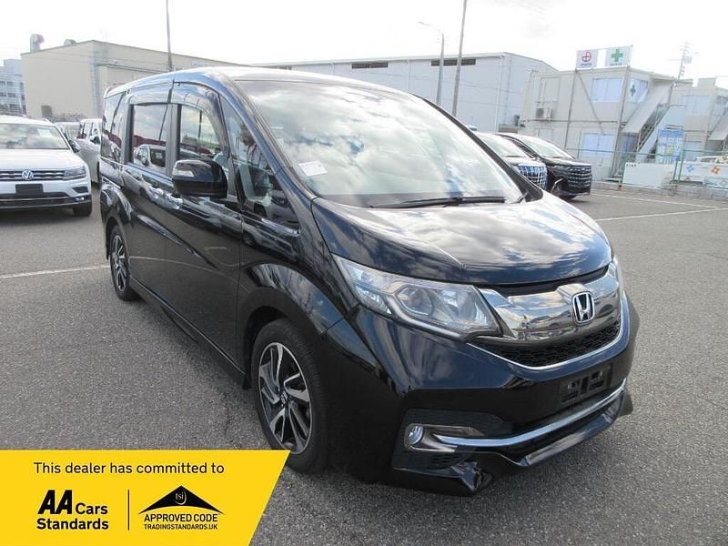 Black Used 2015 Honda Stepwgn Cool Van | £17,999 - Image 1/4