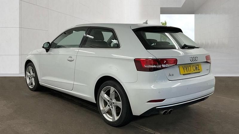 Begagnad Audi A3 Sport 150 HK (110 kW) 2017 Vit Halvkombi