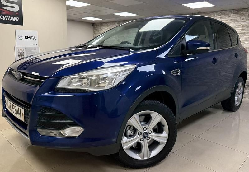 Begagnad Ford Kuga Zetec 2015 Blå SUV