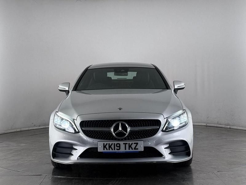 Usado Mercedes C220 AMG Line Premium 194 HP (142 kW) 2019 Prateado Coupé