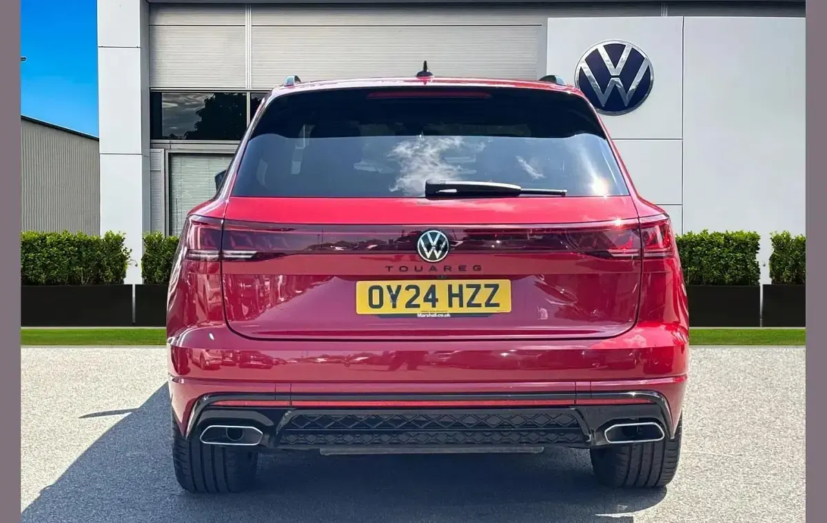 Used VW Touareg Black Edition 286 HP (210 kW) 2024 Red SUV