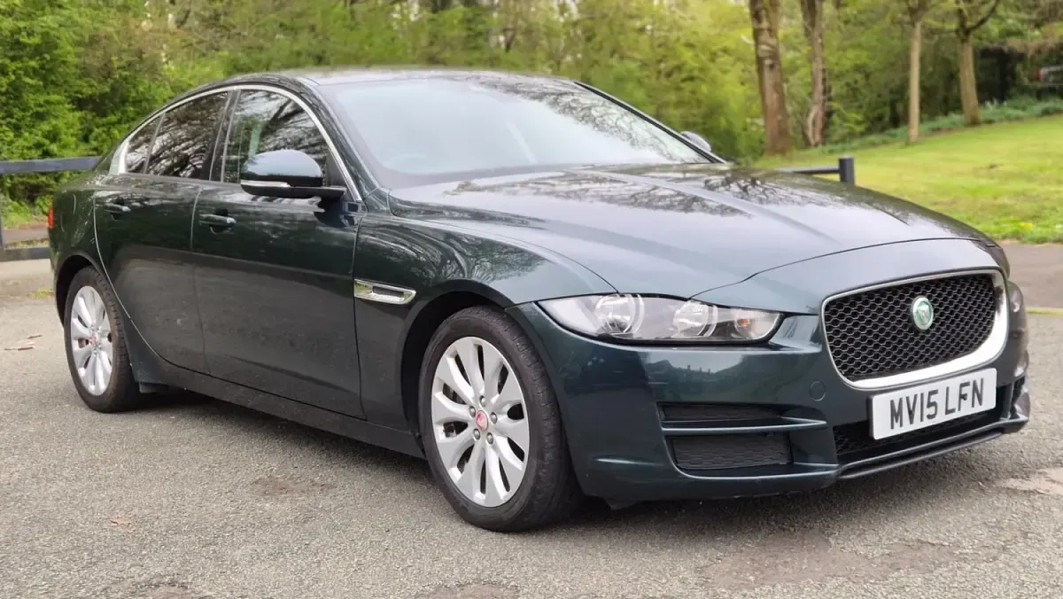 Usado Jaguar XE SE 2015 Verde Sedan