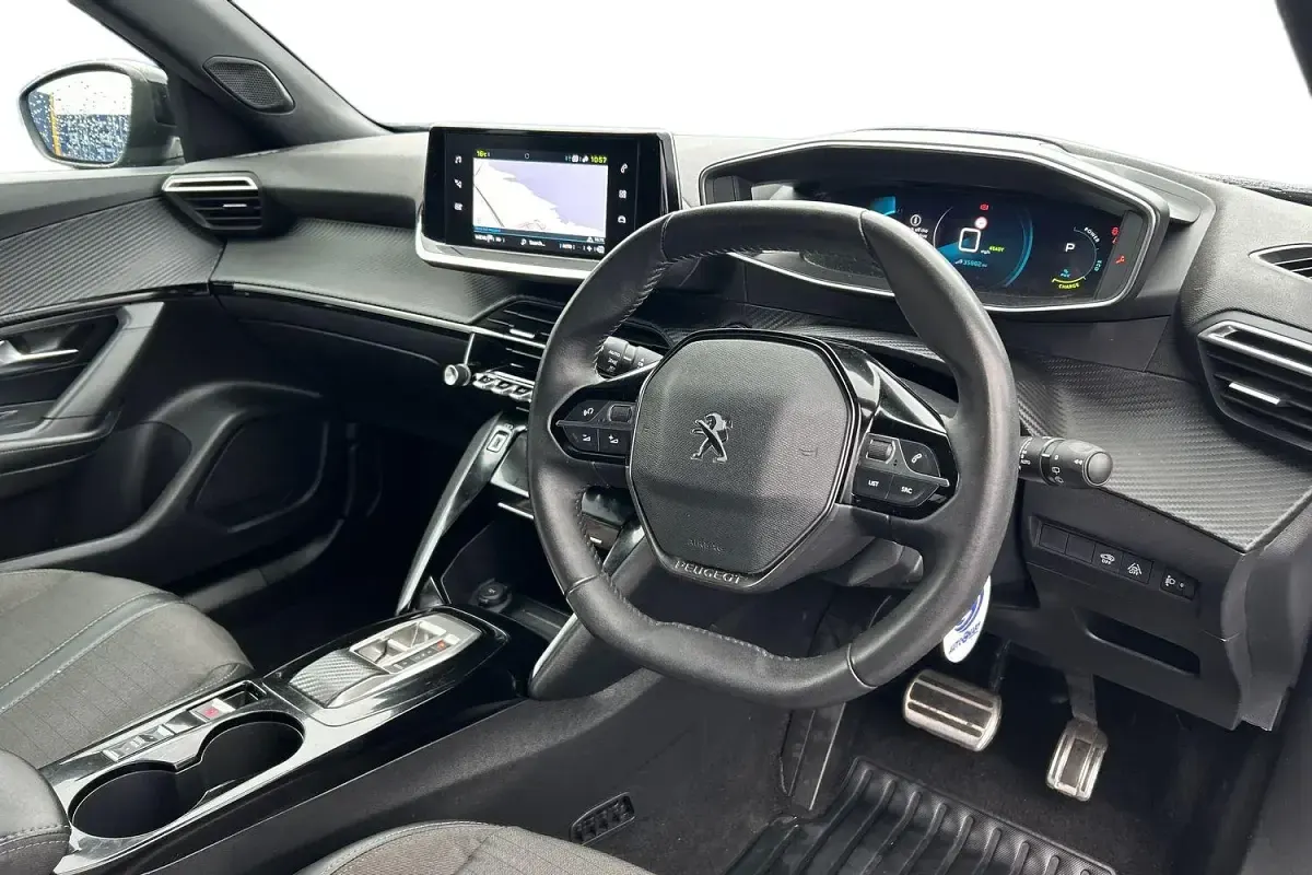 Used Peugeot e-2008 Allure+ 100 kW (136 HP) 2023 Black SUV