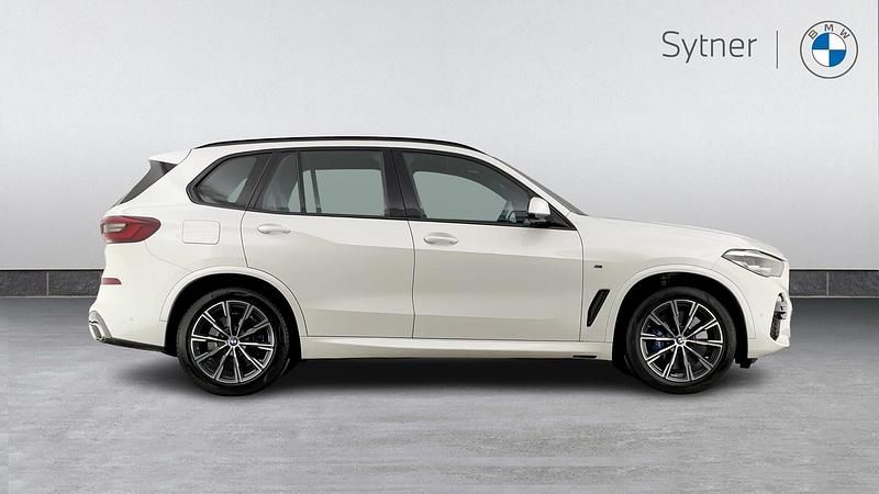 Used BMW X5 M Sport 335 HP (246 kW) 2021 White SUV