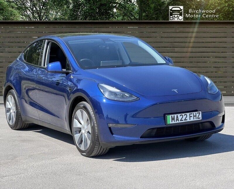 Blue Used 2022 Tesla Model Y Long Range SUV | £20,900 - Image 1/4