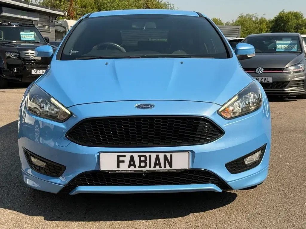 Used Ford Focus ST-Line 125 HP (91 kW) 2017 Blue Hatchback