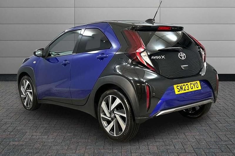 Usado Toyota Aygo X 72 CV (52 kW) 2023 Azul SUV