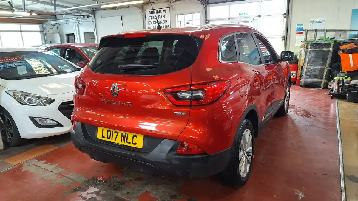 Usado Renault Kadjar Dynamique 110 HP (80 kW) 2017 Vermelho SUV