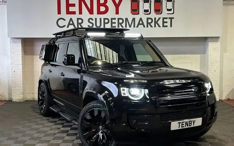 Used Land Rover Defender 249 HP (183 kW) 2023 SUV